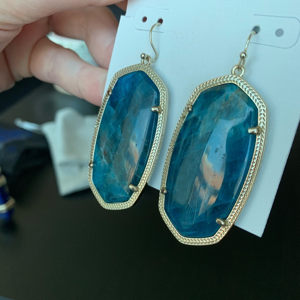 Kendra Scott Danielle Gold Earrings Aqua Apatite - Picture 3 of 3